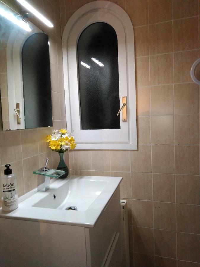 Magnolia, Habitacion Matrimonial Con Bano Uso Privado, En Casa Compartida Apartment Palafrugell Exterior photo
