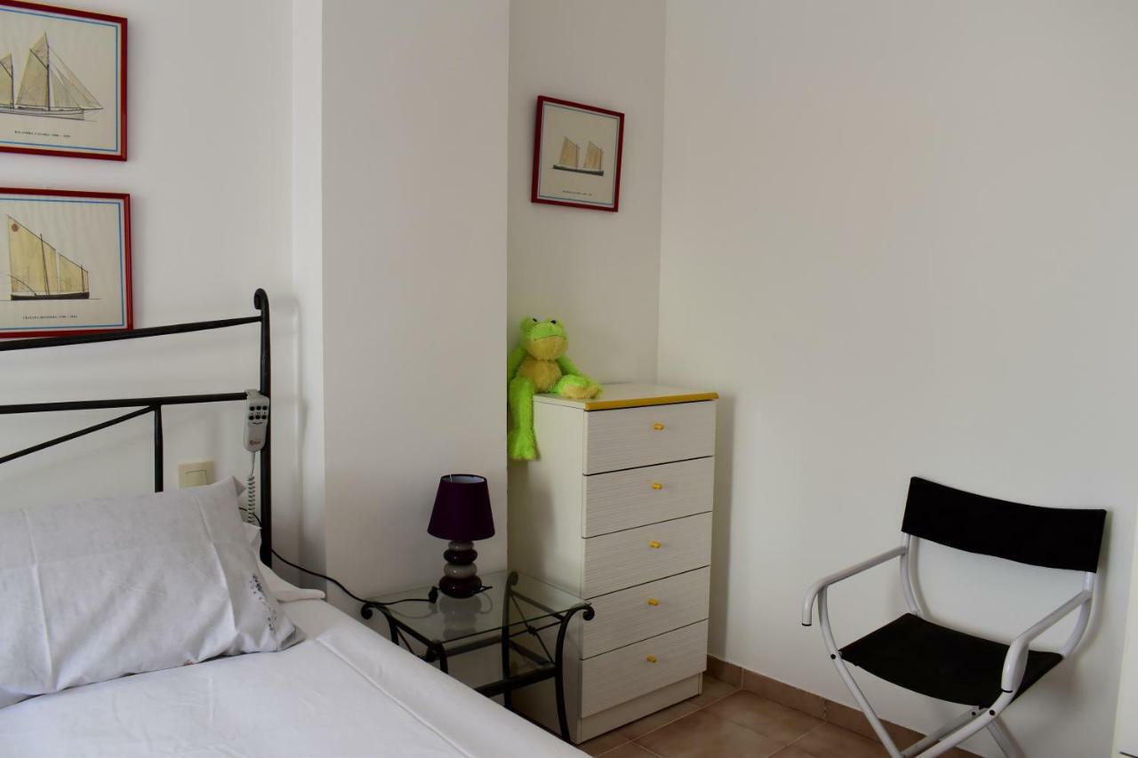 Magnolia, Habitacion Matrimonial Con Bano Uso Privado, En Casa Compartida Apartment Palafrugell Exterior photo